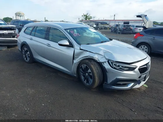 2018 Buick Regal TourX Essence