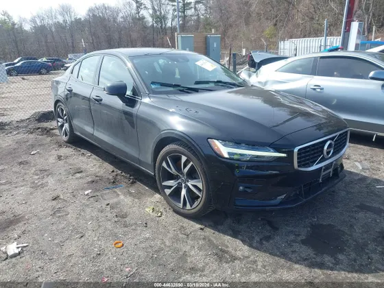 2019 Volvo S60 R-Design
