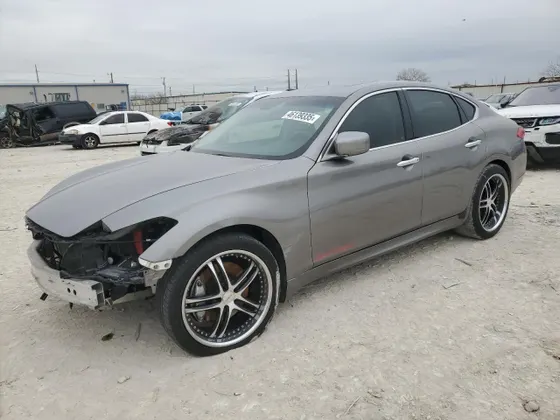 2012 INFINITI M56