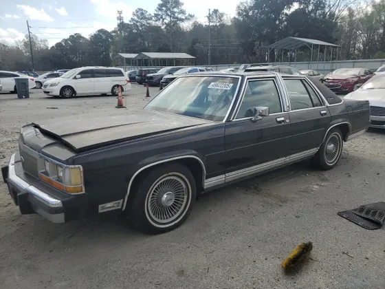 1990 Ford Crown Victoria LX