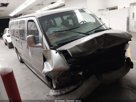 2001 Chevrolet Express Van LT