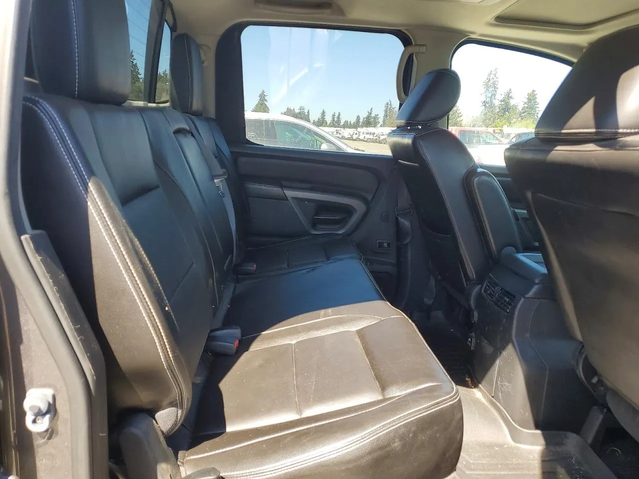 2015 Nissan Titan SL