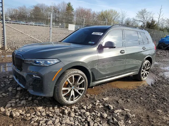2022 BMW X7 M50i