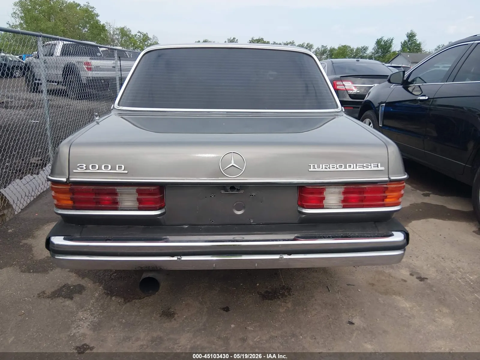 1983 Mercedes-Benz 300 Series 300D-T