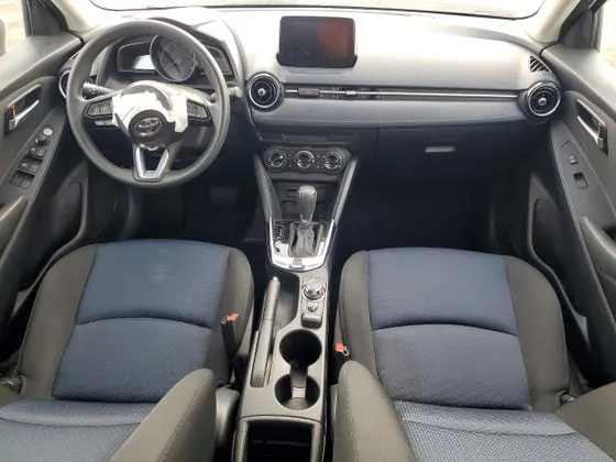 2020 Toyota Yaris Hatchback LE