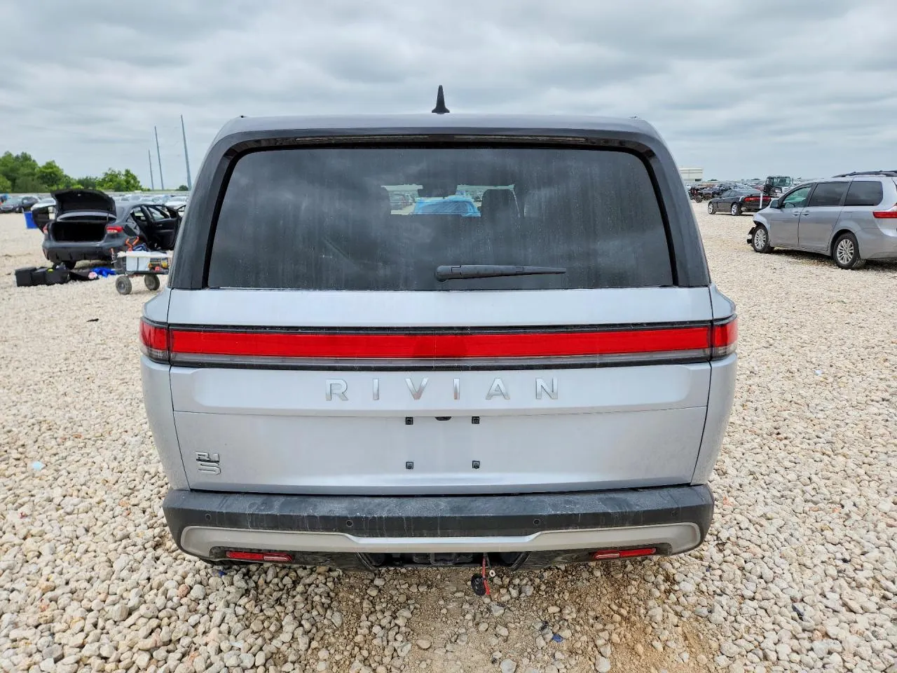 2025 Rivian R1S Adventure