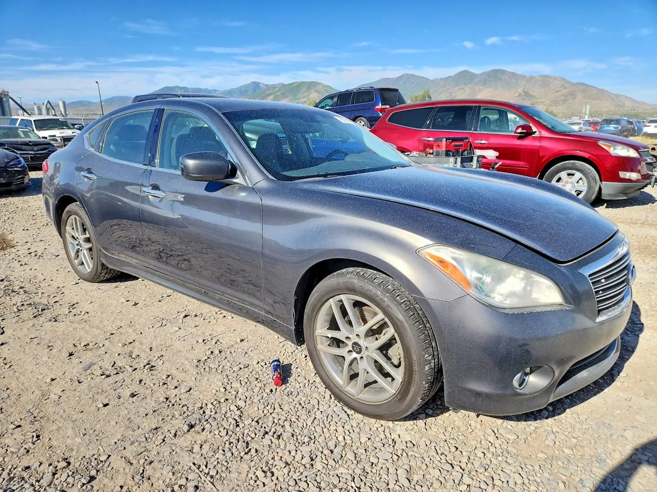 2011 INFINITI M56
