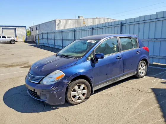 2008 Nissan Versa 1.8 SL