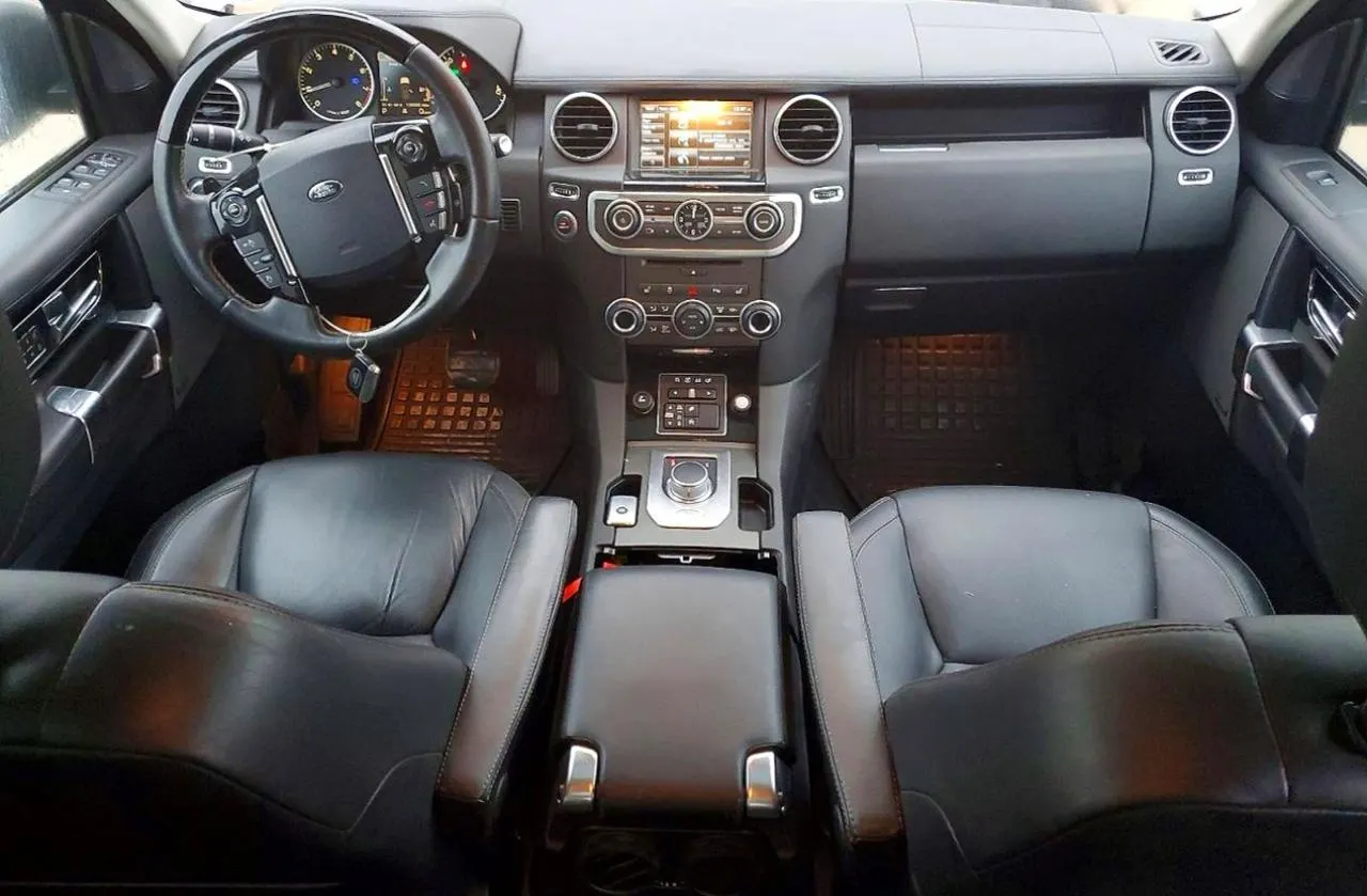 2015 Land Rover LR4 LUX