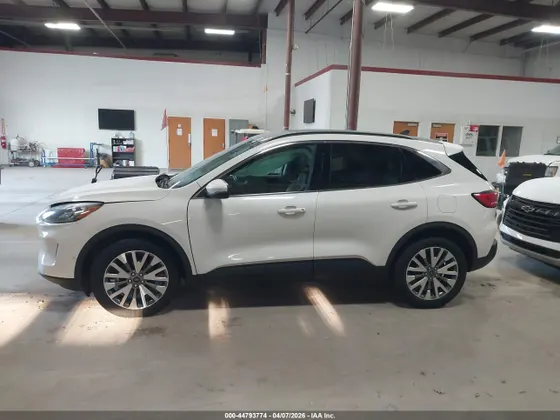2020 Ford Escape Titanium