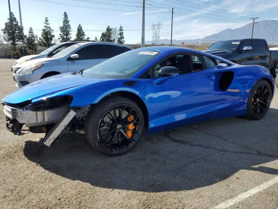 2023 McLaren Artura