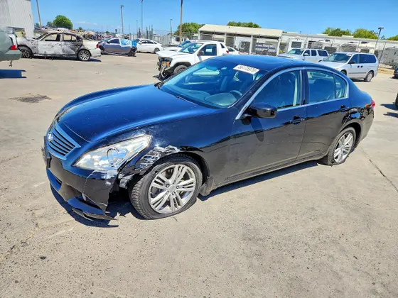 2010 INFINITI G37 Sedan x