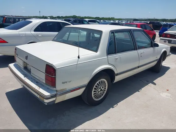 1989 Oldsmobile Delta 88 ROYALE