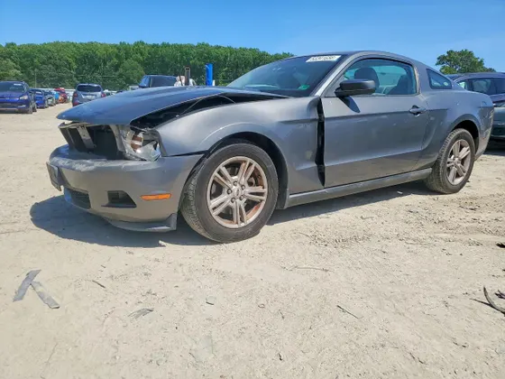 2011 Ford Mustang V6