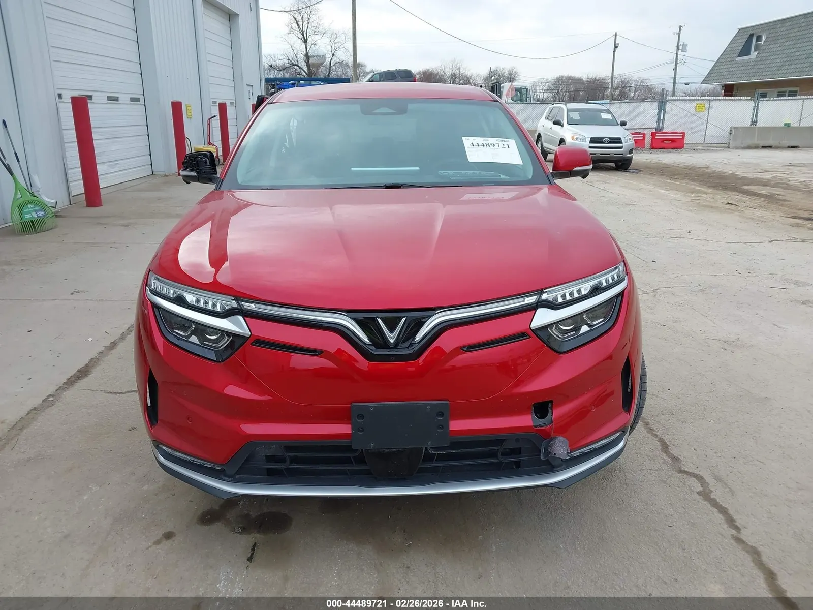 2025 VinFast VF 8 Eco