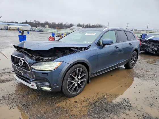 2020 Volvo V90 Cross Country