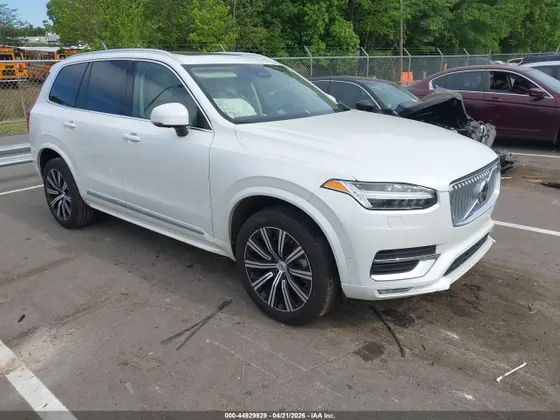 2025 Volvo XC90 Plus