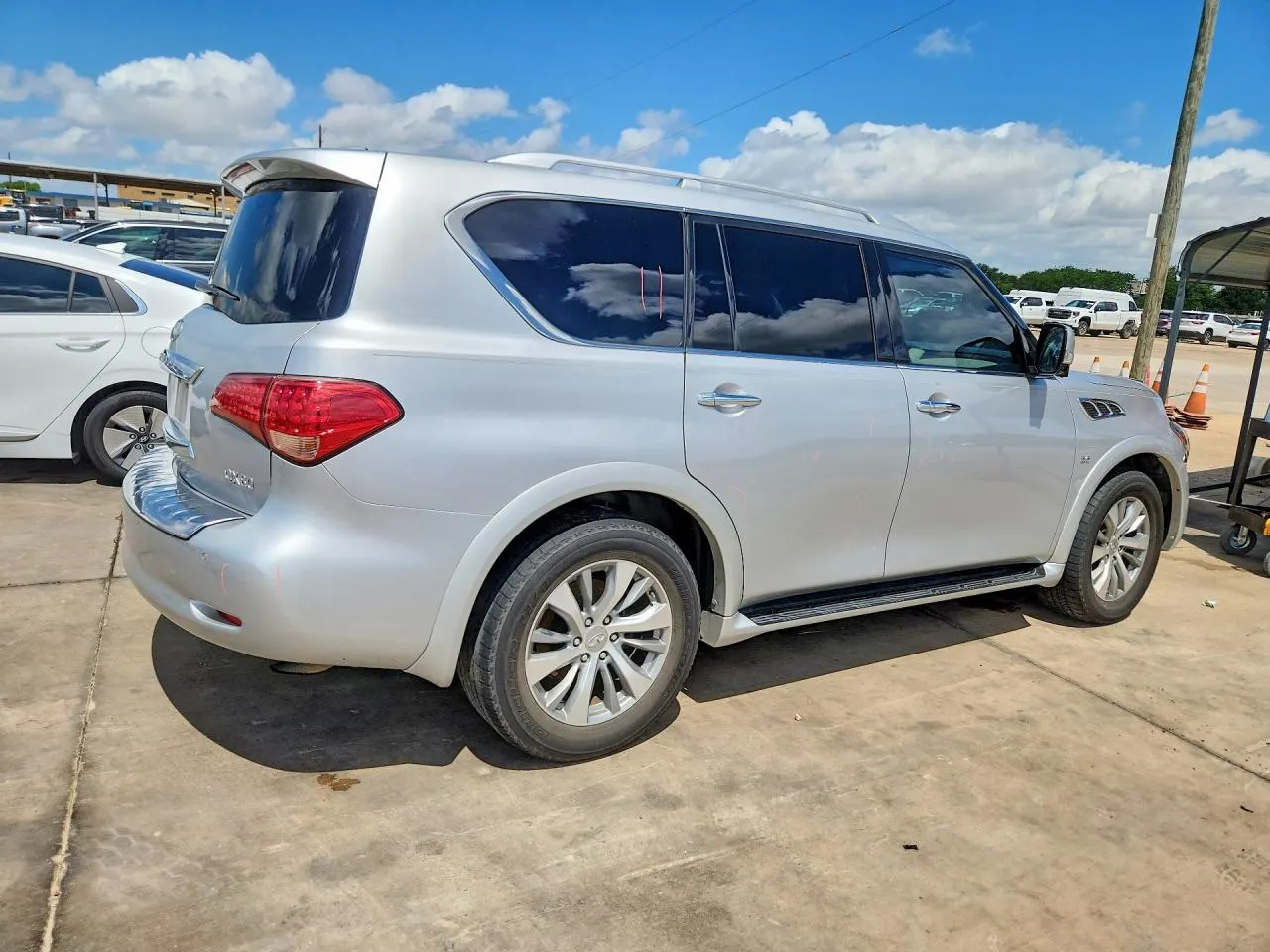 2017 INFINITI QX80
