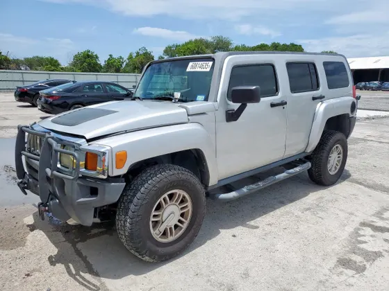 2010 HUMMER H3 SUV Luxury