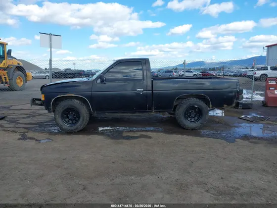 1989 Nissan Hardbody SHORT BED