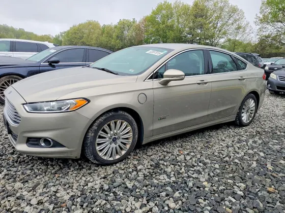 2016 Ford Fusion Energi SE Luxury