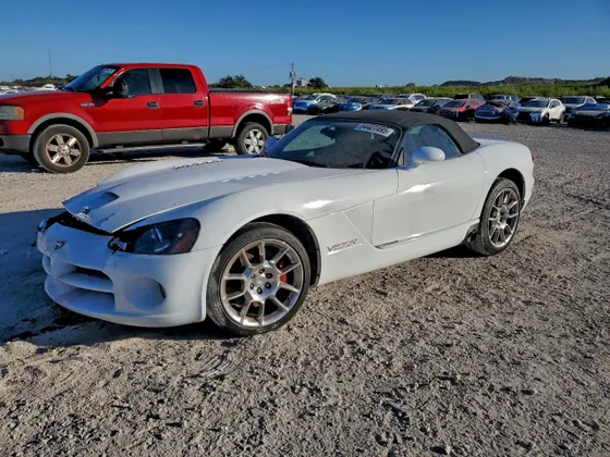 2004 Dodge Viper SRT10