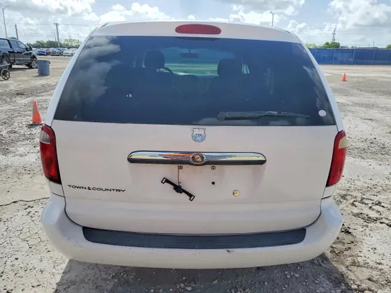 2006 Chrysler Town & Country SWB TOWN & COUNTRY