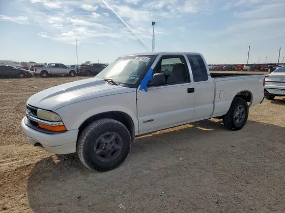 2000 Chevrolet S10 S TRUCK S1