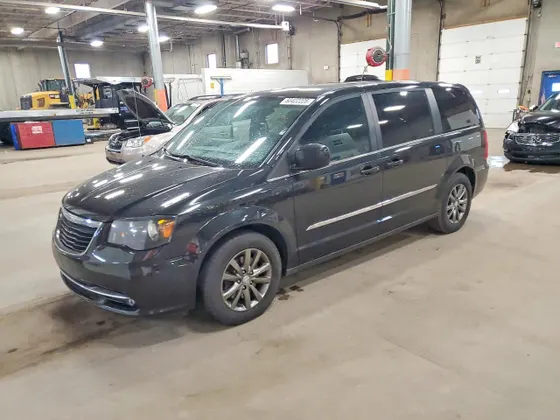 2016 Chrysler Town & Country S