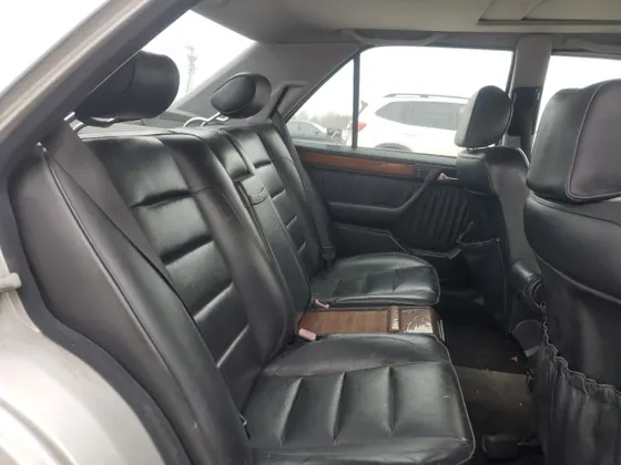 1992 Mercedes-Benz 300 Series 300E