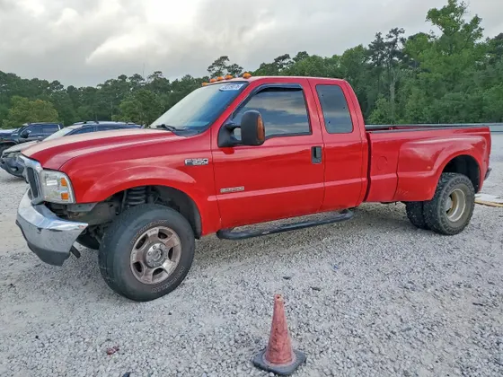 2003 Ford Super Duty F-350 DRW XL