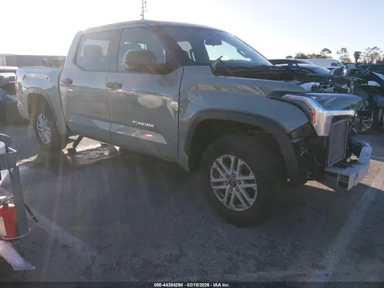 2025 Toyota Tundra 2WD SR5