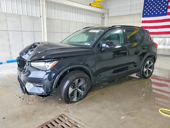 2026 Volvo XC40 Plus