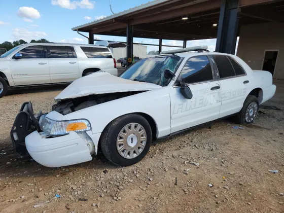 2004 Ford Police Interceptor Base w/3.27 Axle