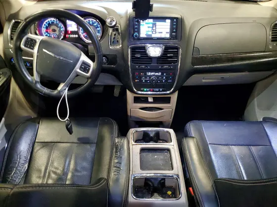 2015 Chrysler Town & Country Touring-L