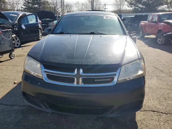 2013 Dodge Avenger SE