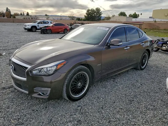 2015 INFINITI M35h Hybrid