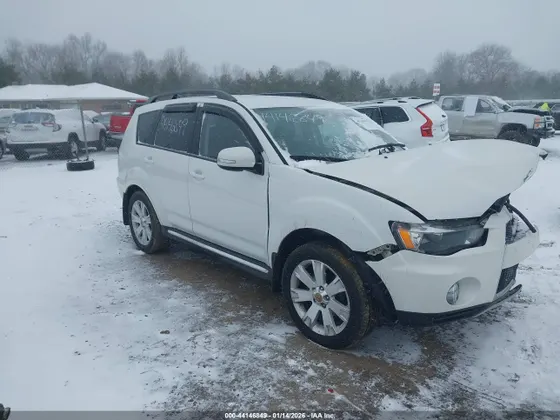 2013 Mitsubishi Outlander SE