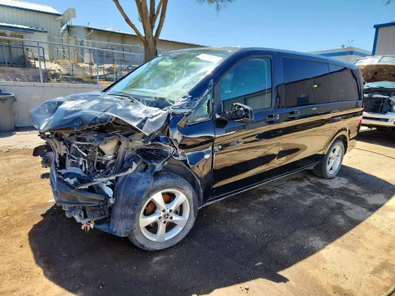 2018 Mercedes-Benz Metris Passenger Van METRIS