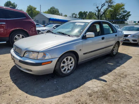 2002 Volvo S40 1.9T