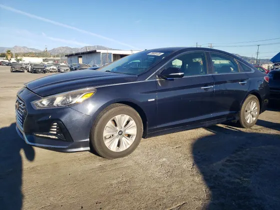 2018 Hyundai Sonata Hybrid SE