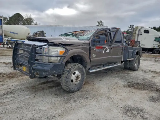 2016 Ford Super Duty F-350 DRW Lariat