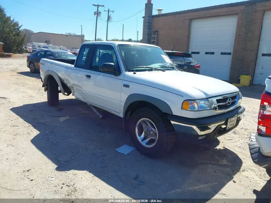 2003 Mazda B-Series 4WD Truck SE