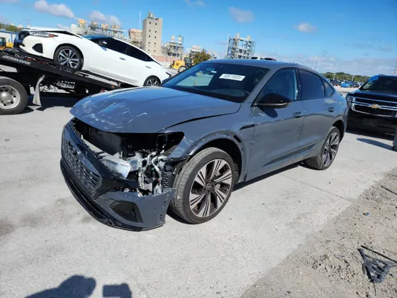 2024 Audi Q8 e-tron Sportback S line Prestige