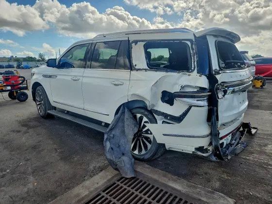 2023 Lincoln Navigator Reserve