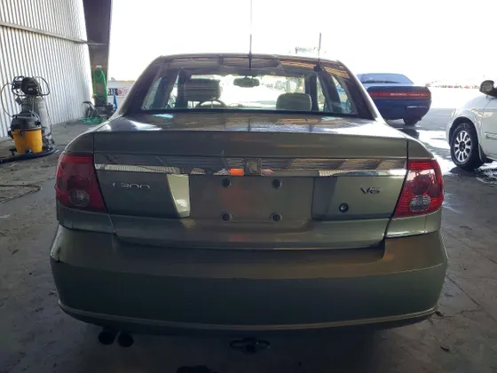2004 Saturn L-Series L300 2
