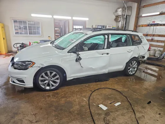 2019 Volkswagen Golf SportWagen S