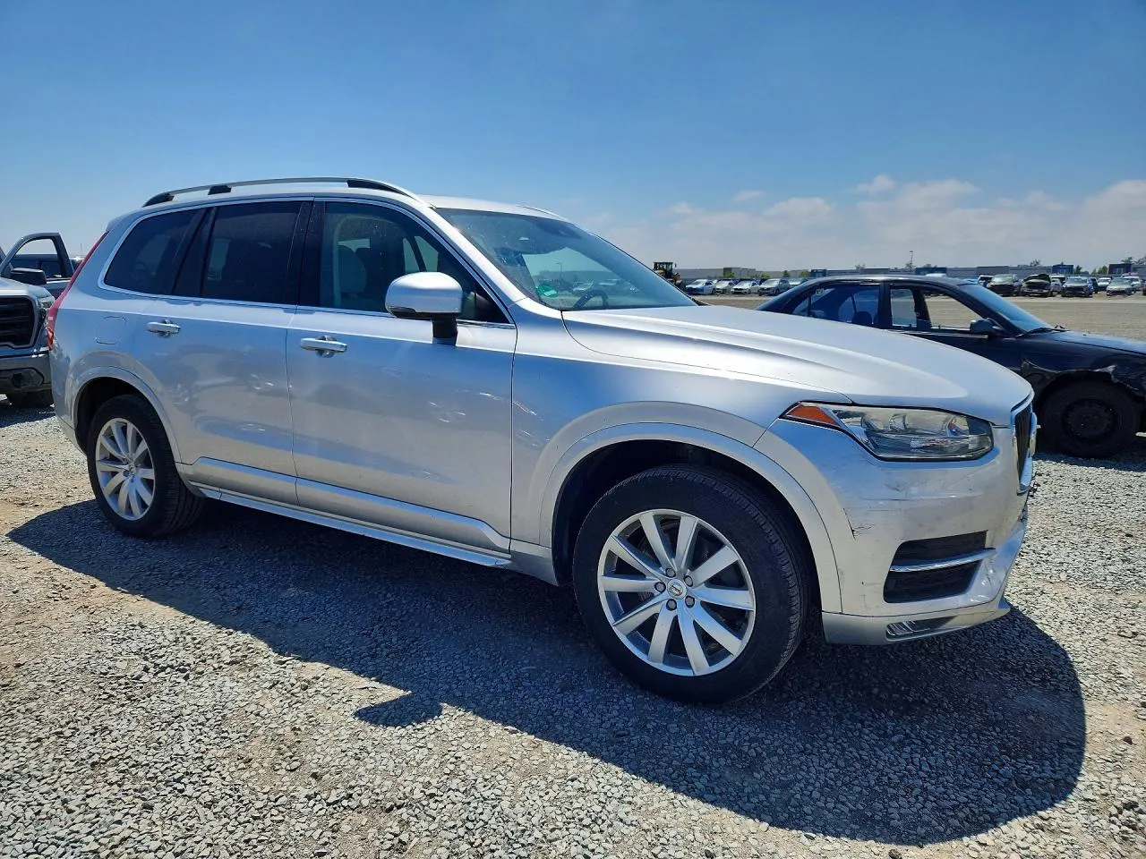 2016 Volvo XC90 T6 Momentum