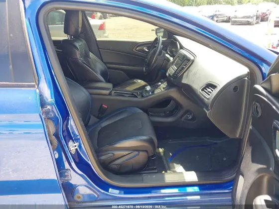 2016 Chrysler 200 S