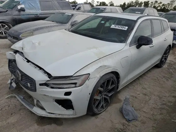 2023 Volvo V60 Recharge Plug-In Hybrid Polestar Engineered